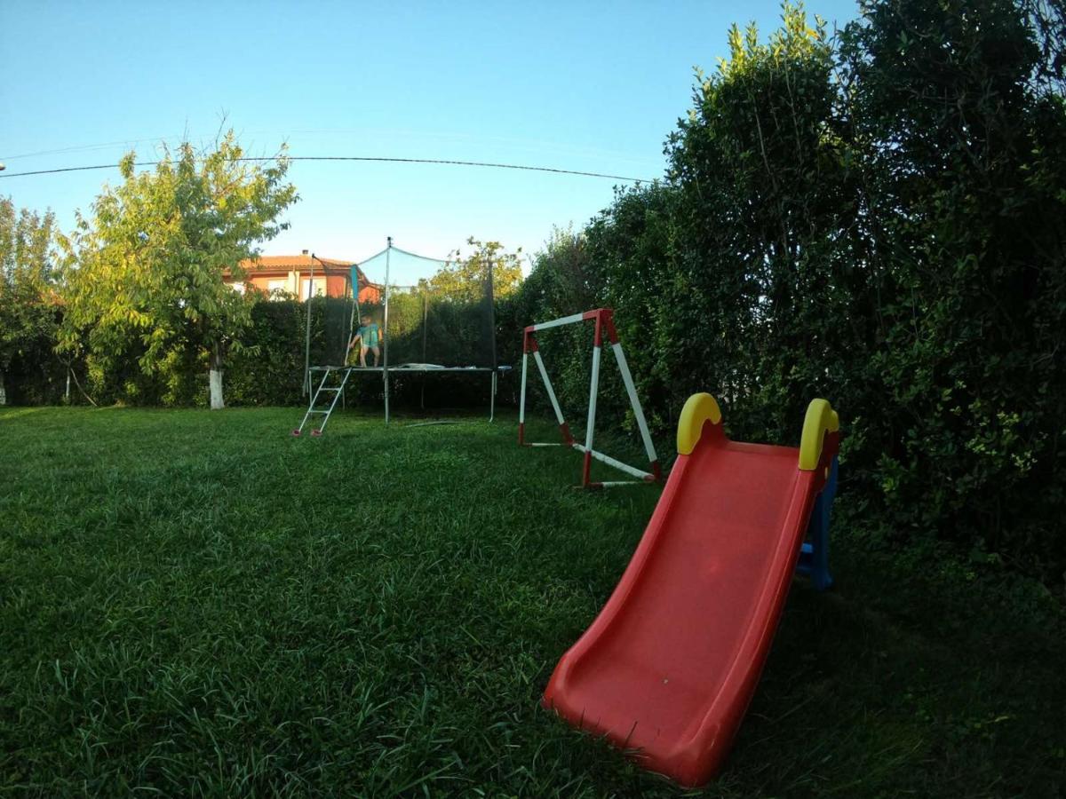 Guest House Ezerets Exterior foto